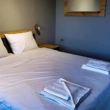 “приятели“ *