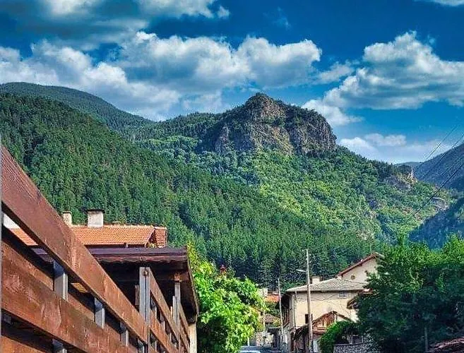 “приятели“